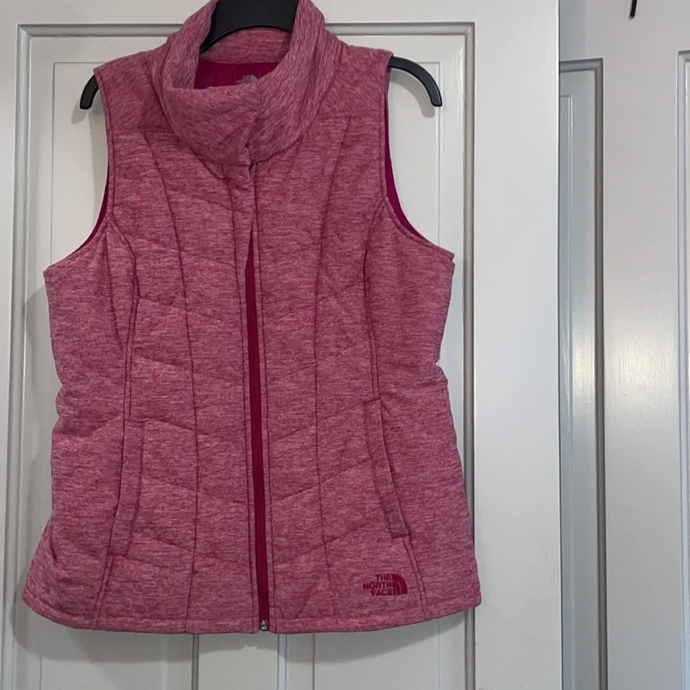 North Face Vest Womens Medium Pink Puffer Nuptuse Goose Down Fill Insulated - Picture 6 of 14